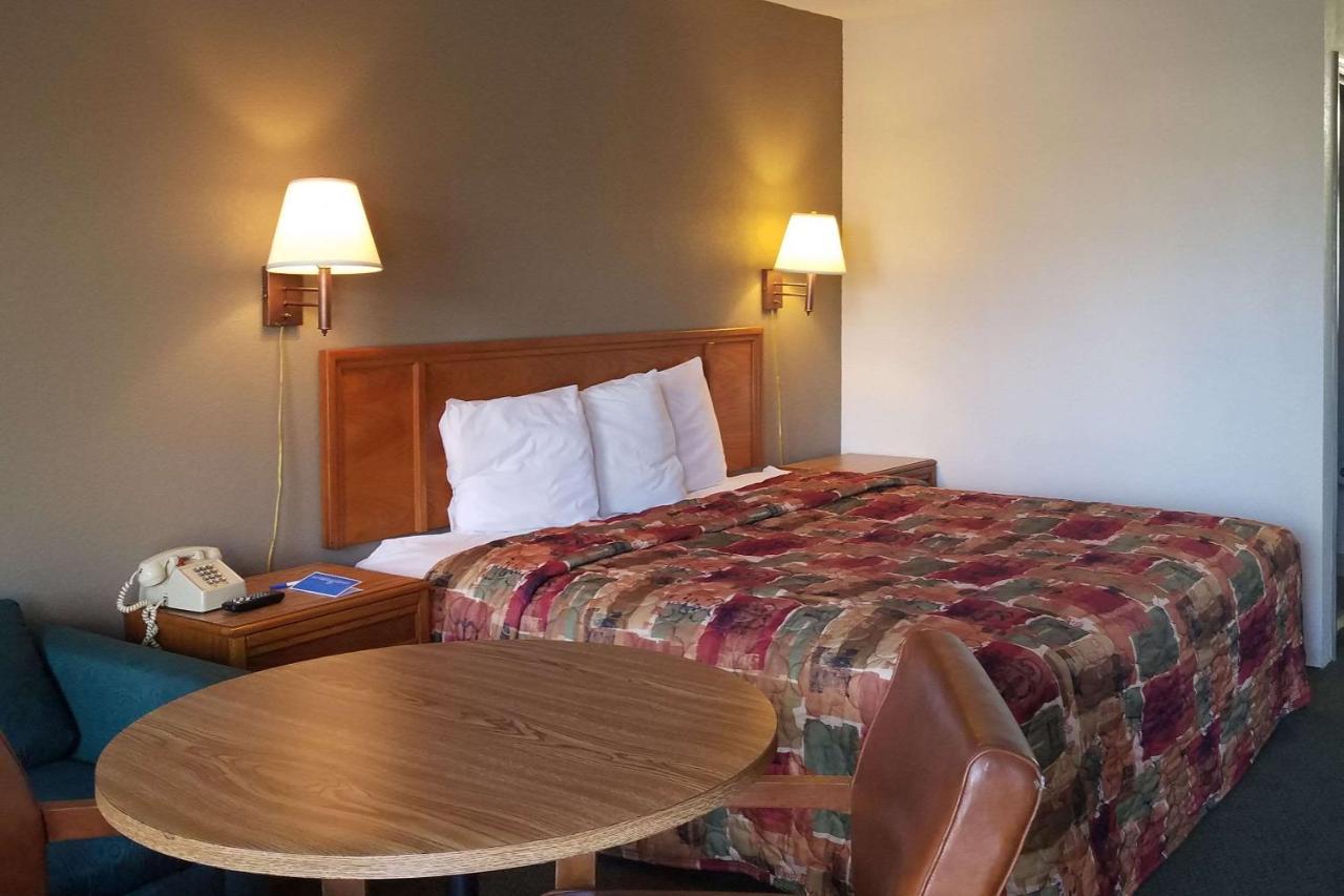 Travelers Inn & Suites 萨姆特 外观 照片